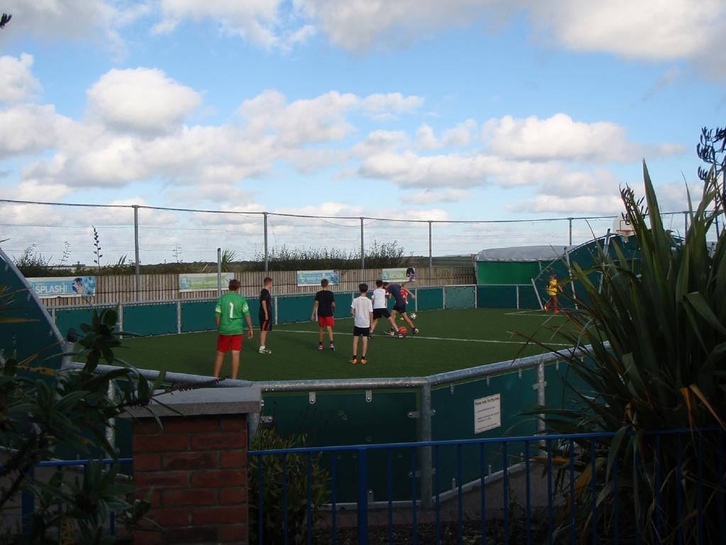 Holidays At Perran Sands Holiday Park ペランポース エクステリア 写真